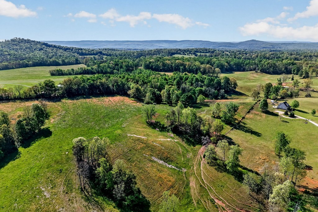 515 Jericho Road Quebeck TN 38579