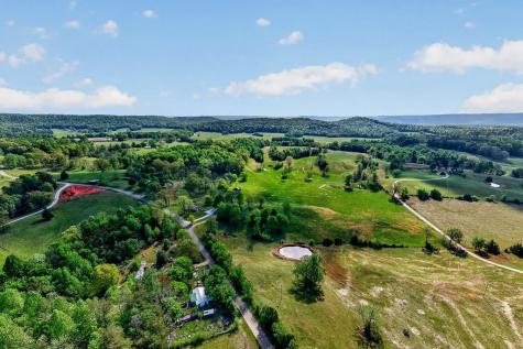 515 Jericho Road Quebeck TN 38579