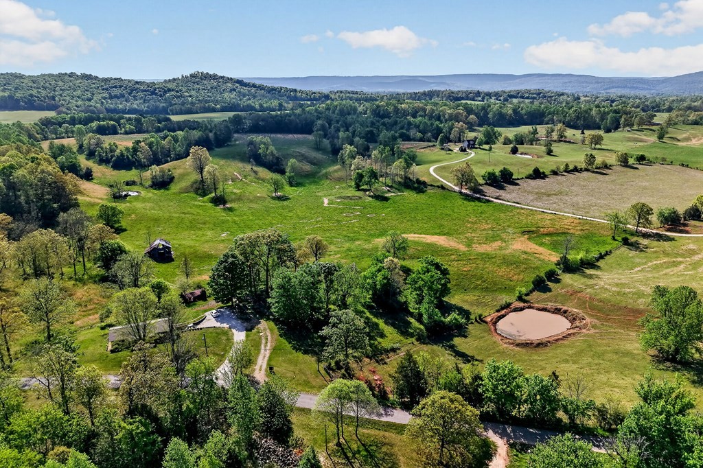 515 Jericho Road Quebeck TN 38579