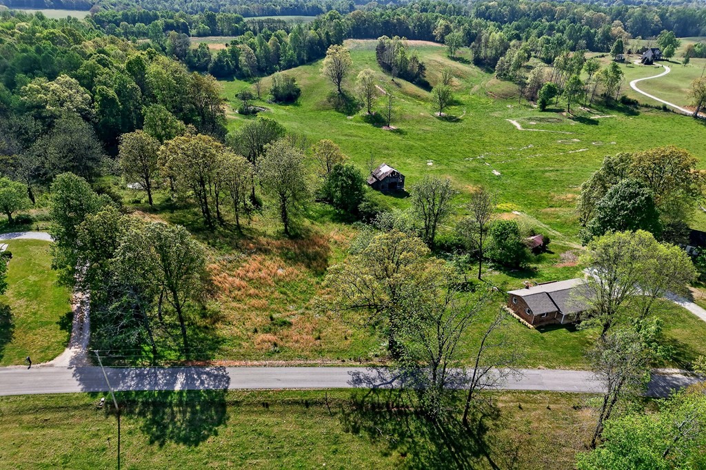515 Jericho Road Quebeck TN 38579