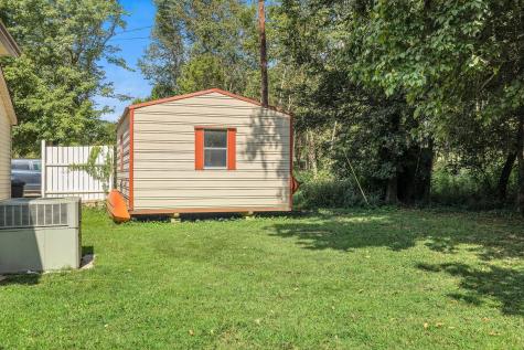 1956 Upper Station Camp Creek Road Cottontown TN 37048