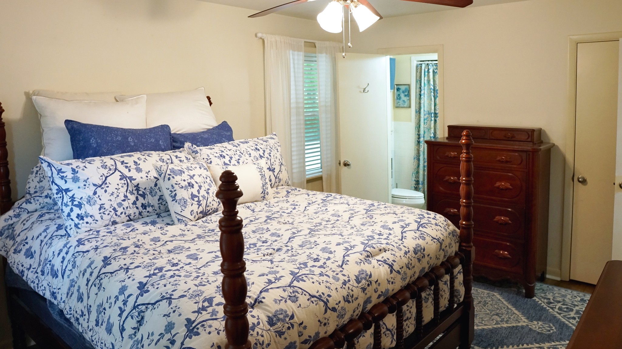 100 Canary Drive Dickson TN 37055