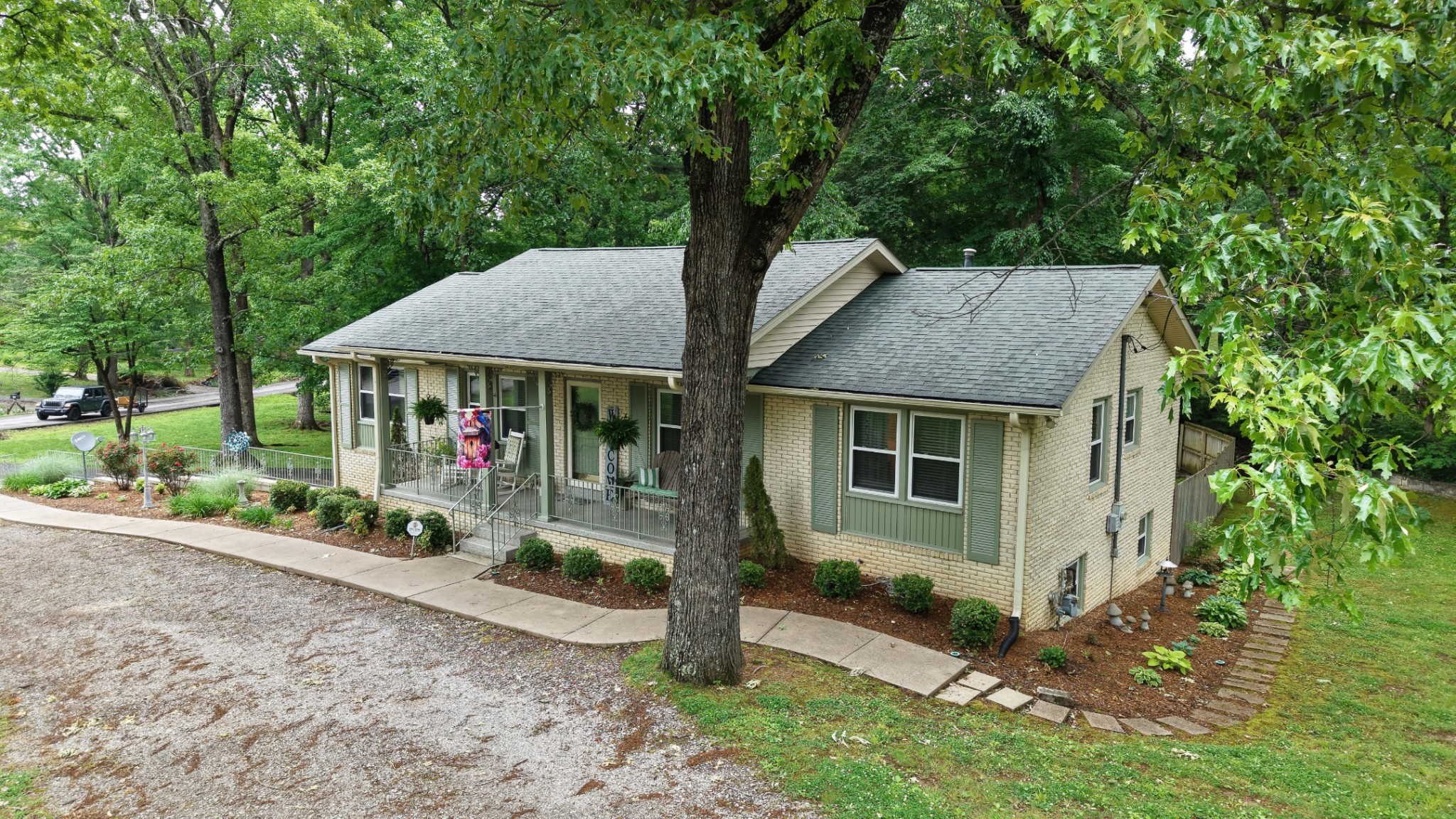 100 Canary Drive Dickson TN 37055