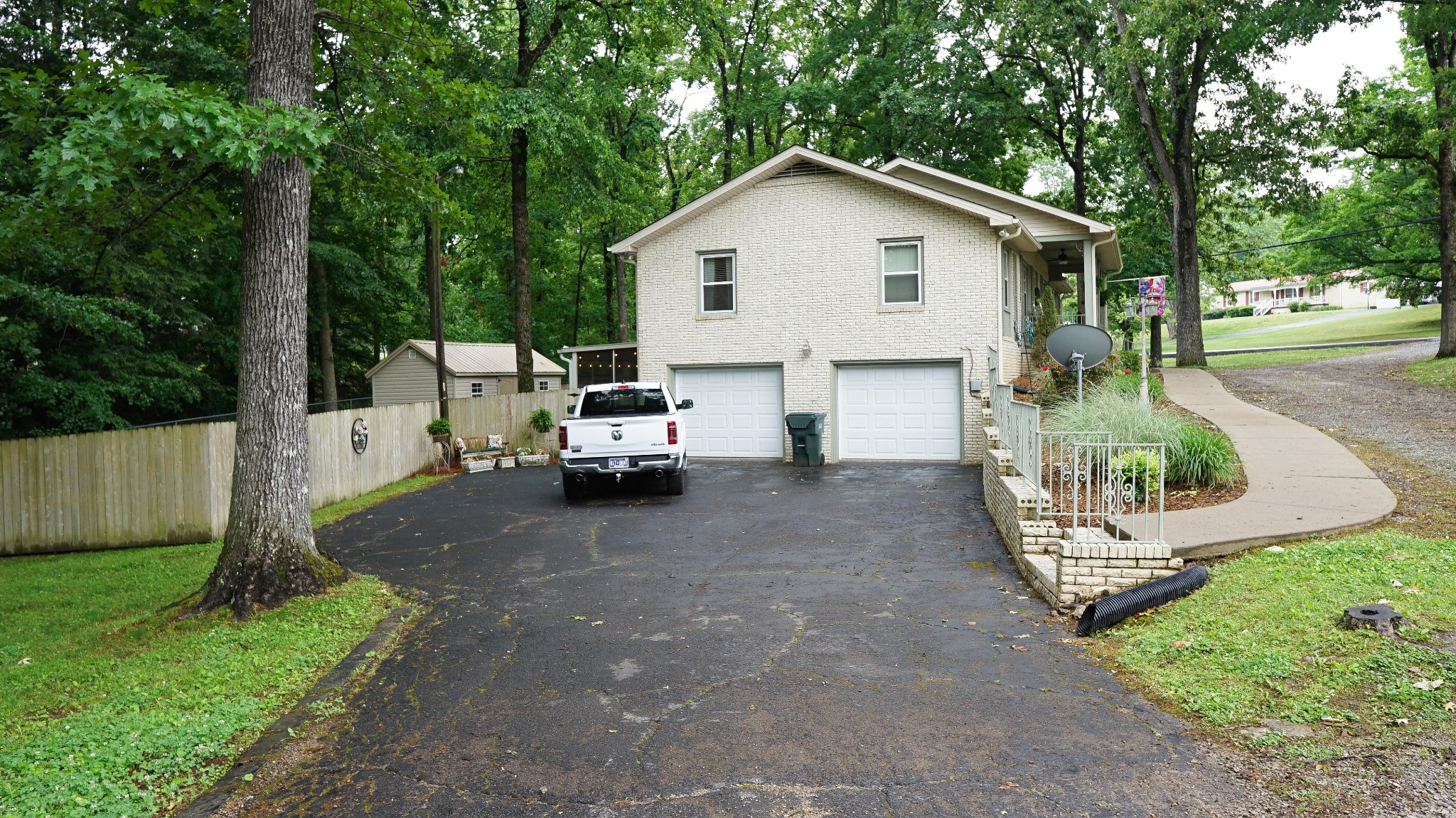 100 Canary Drive Dickson TN 37055