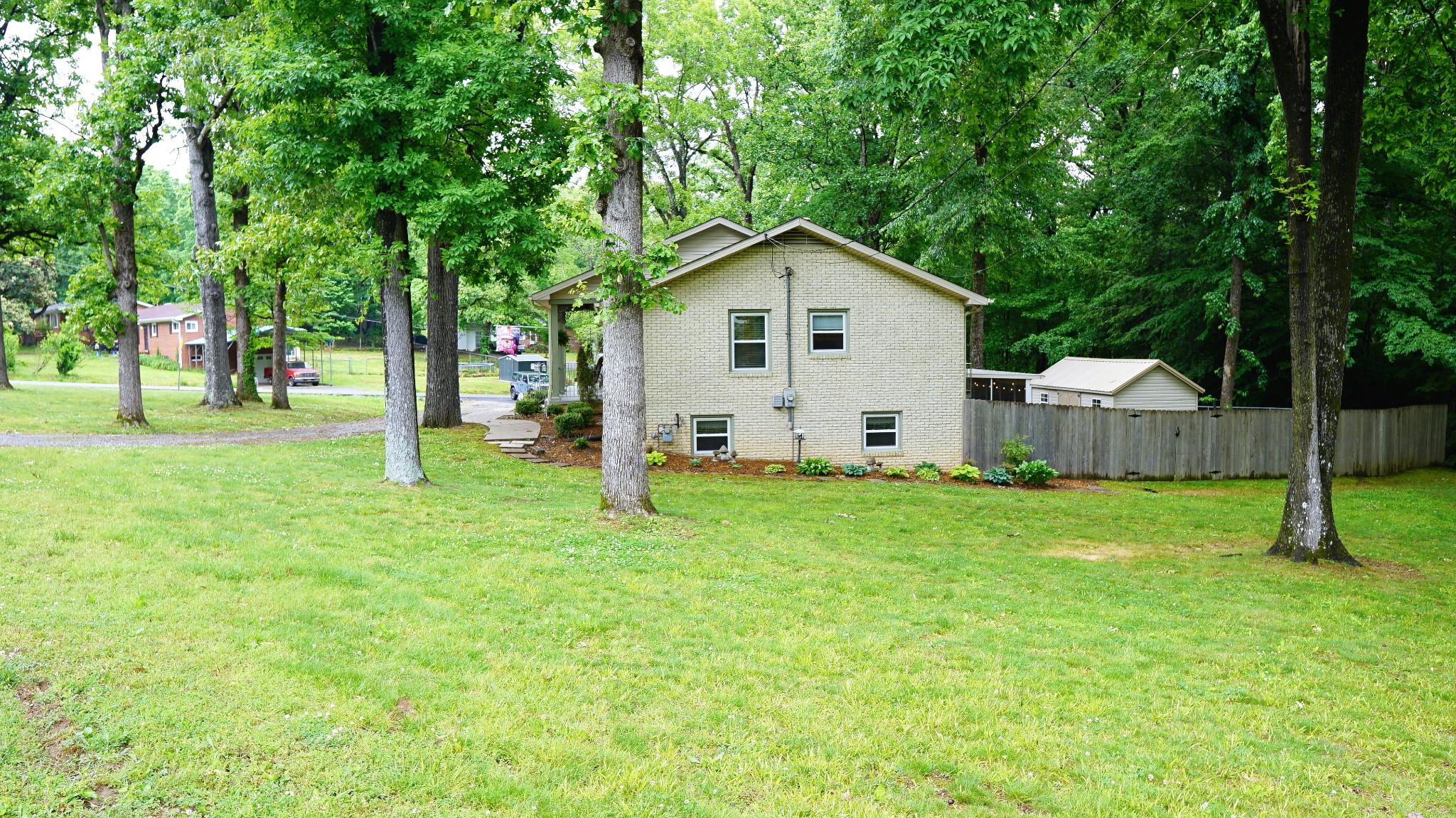 100 Canary Drive Dickson TN 37055