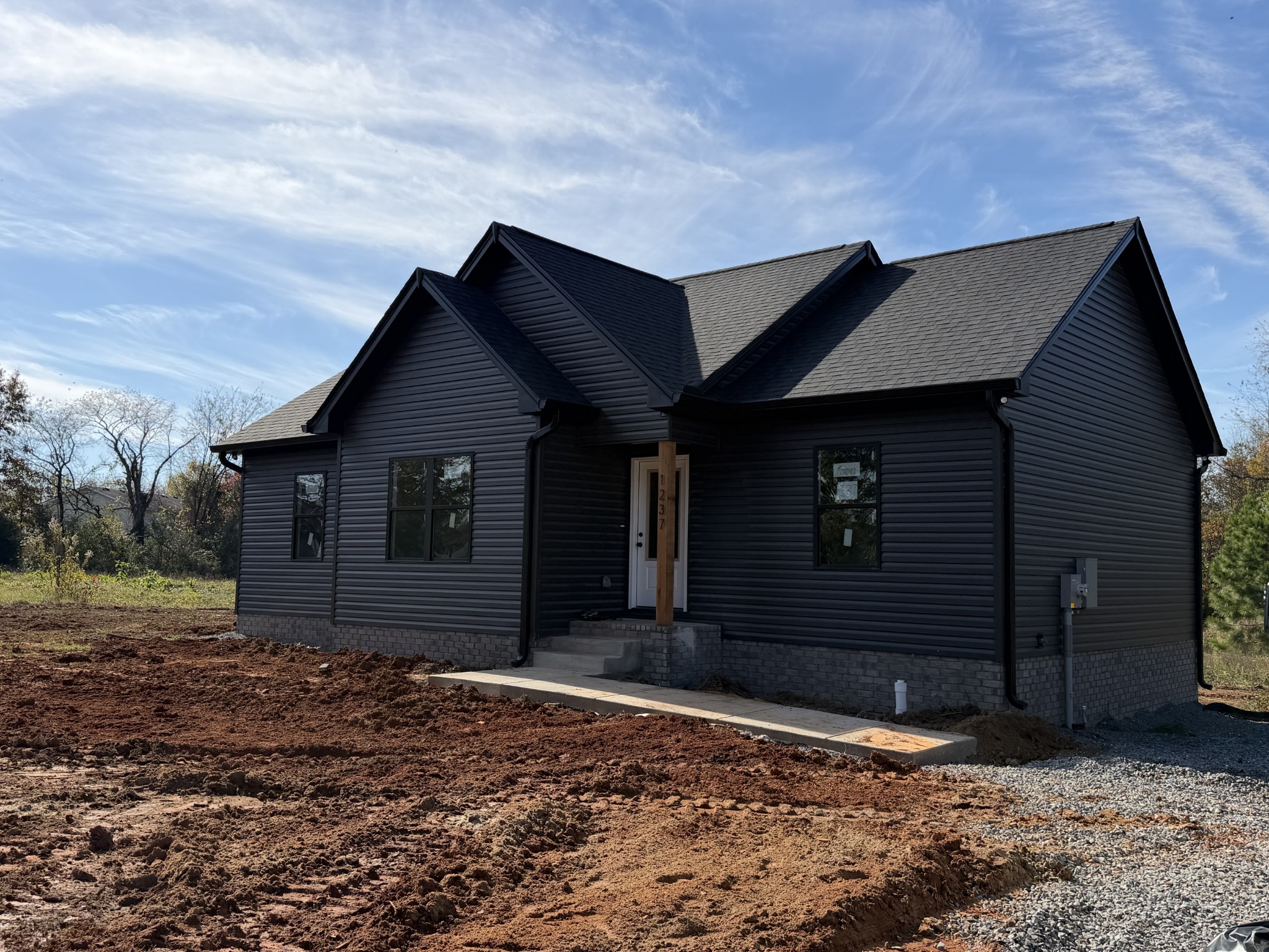 1237 S Russell Street Portland TN 37148