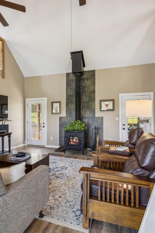 4341 Marlowe Road Williamsport TN 38487