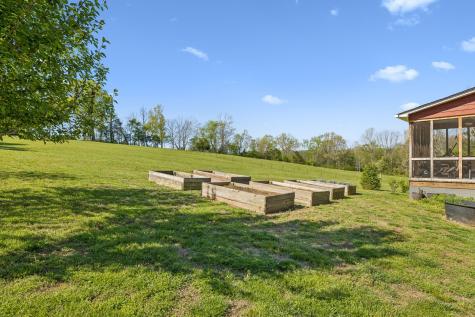 4341 Marlowe Road Williamsport TN 38487