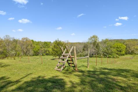 4341 Marlowe Road Williamsport TN 38487