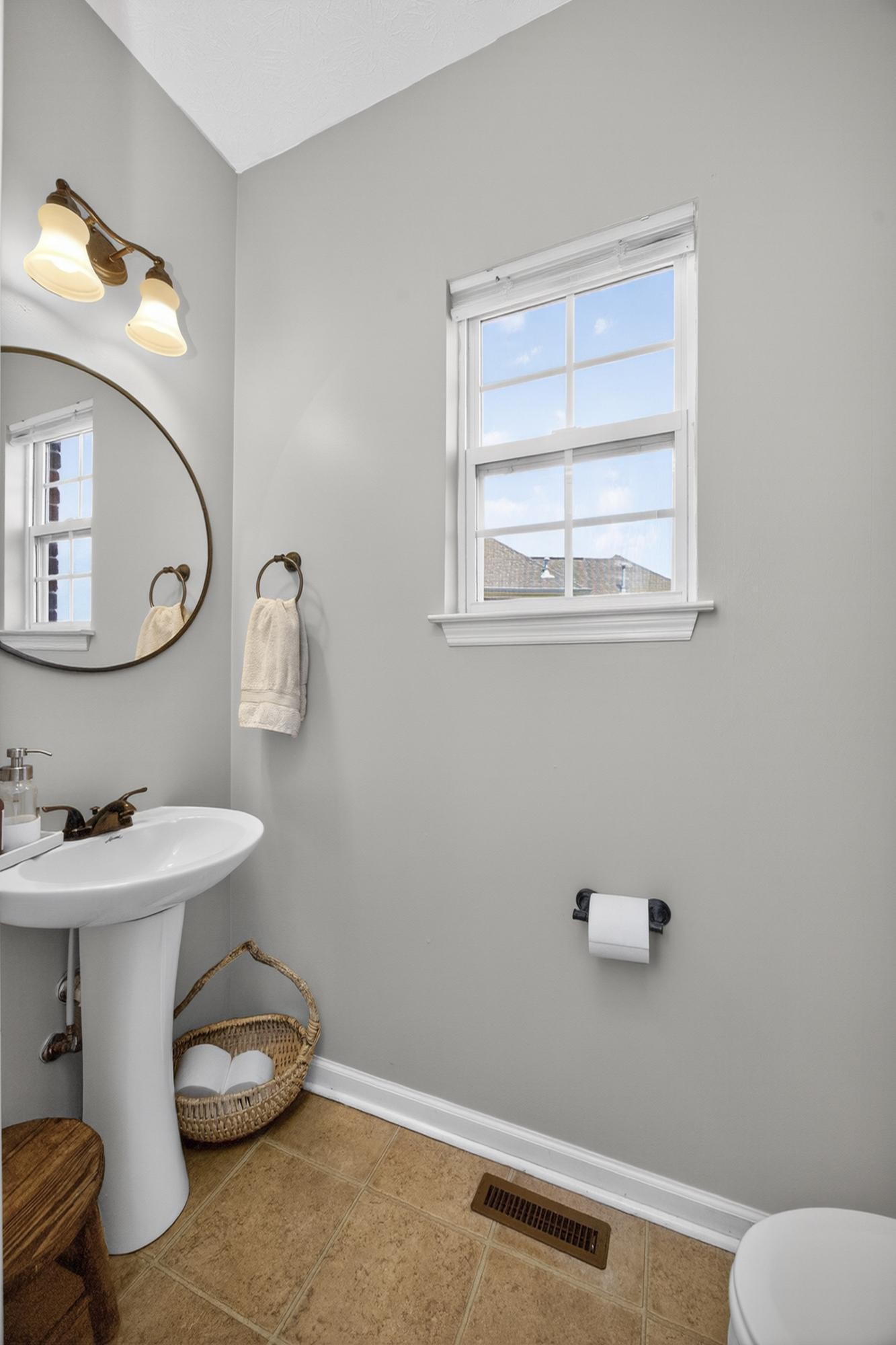 102 Latham Court Hendersonville TN 37075