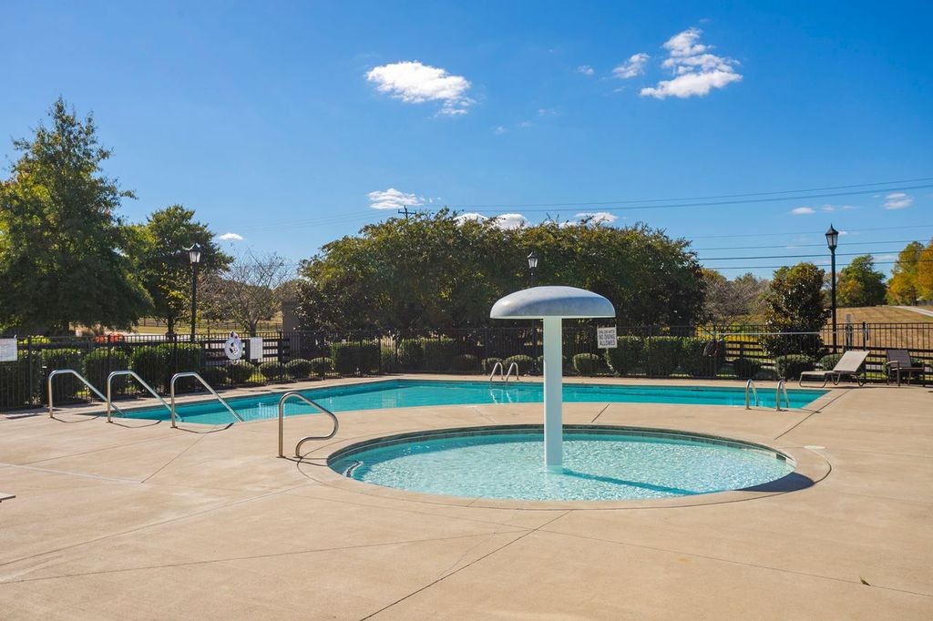 102 Latham Court Hendersonville TN 37075