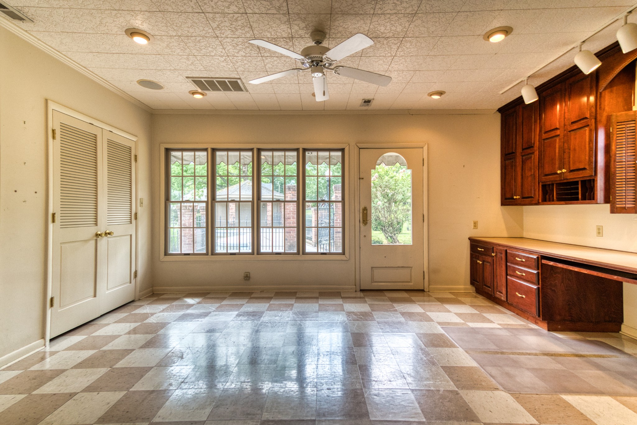 301 W 6th Street Russellville KY 42276