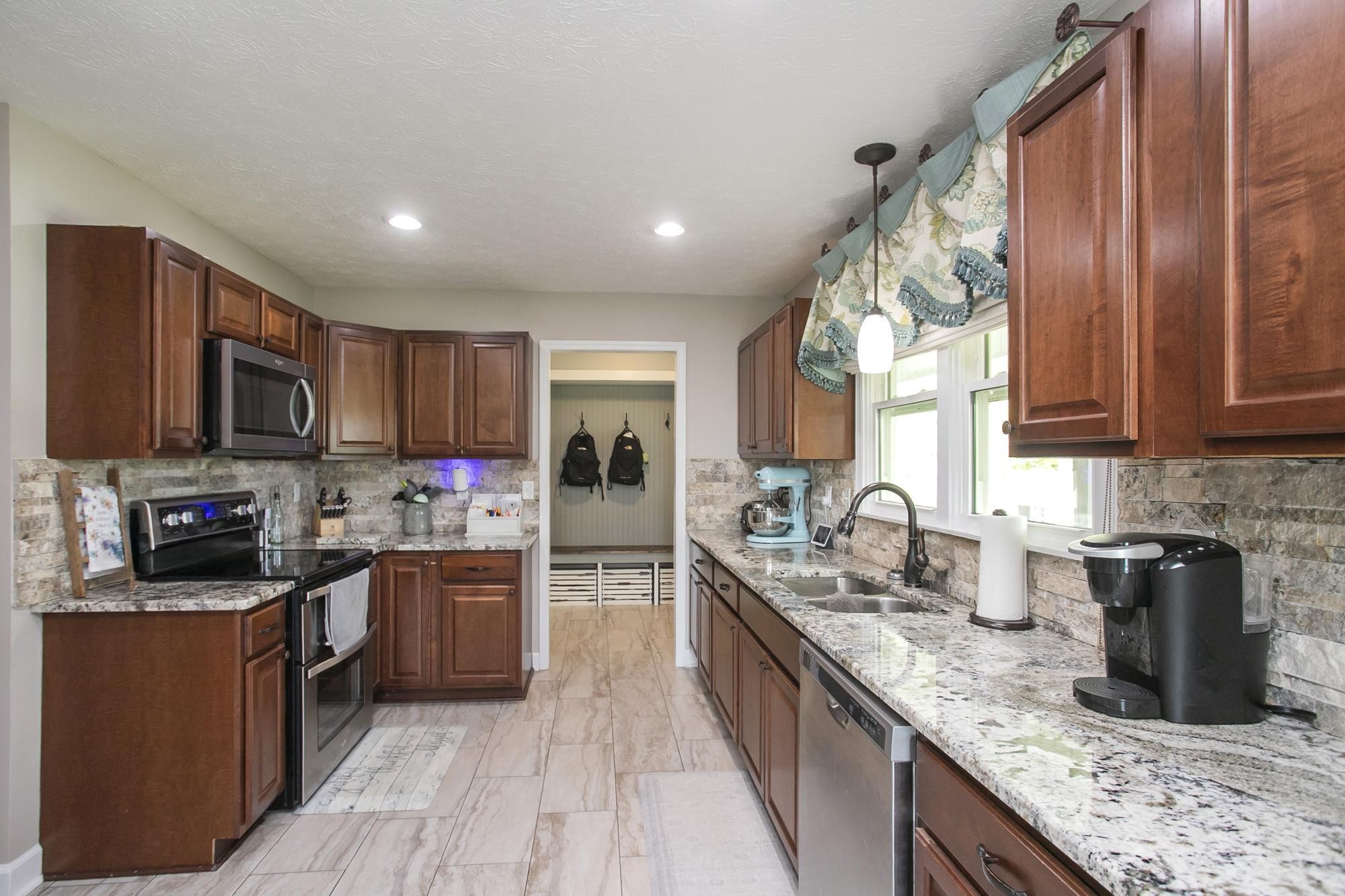 1043 Shelton Road Charlotte TN 37036