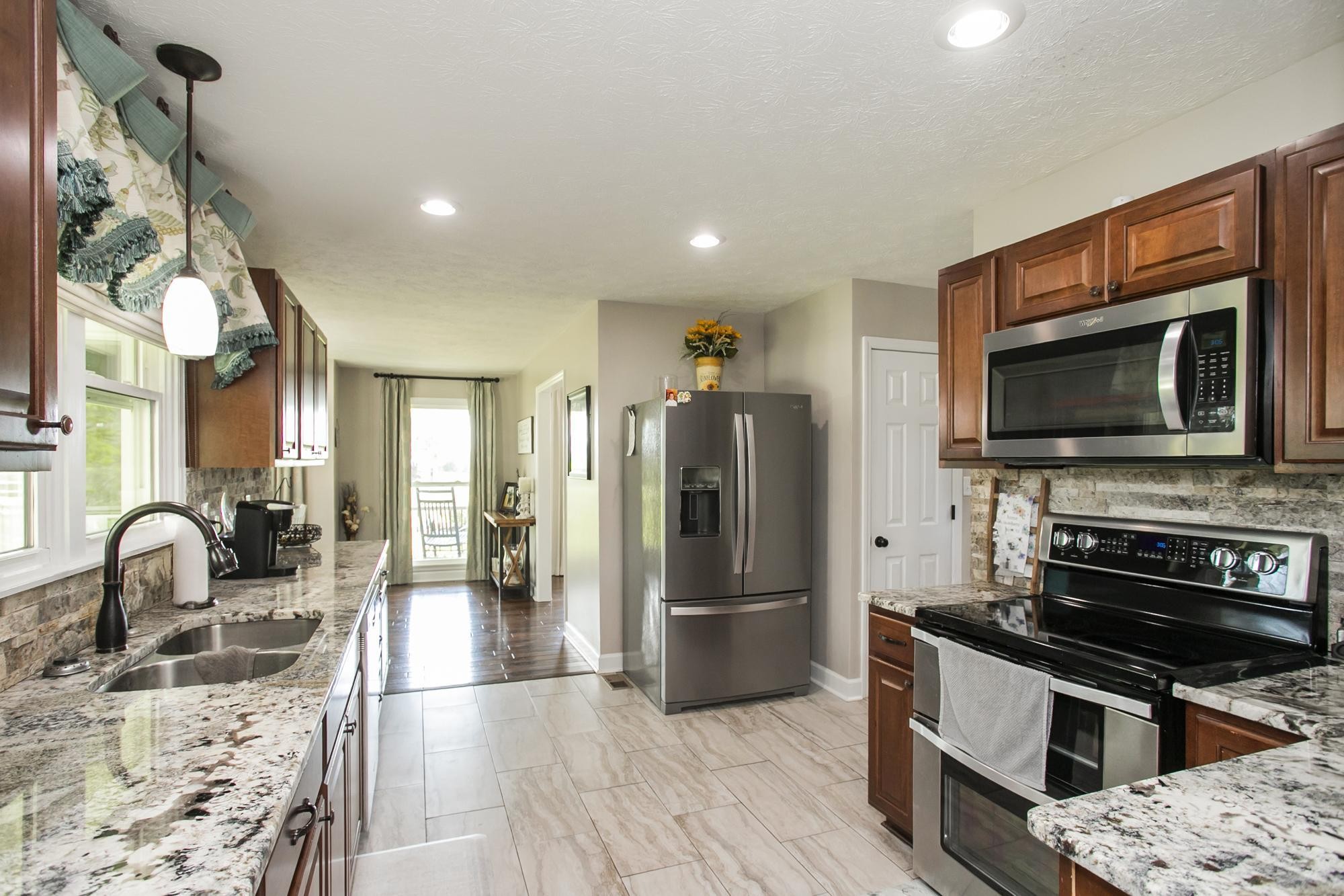 1043 Shelton Road Charlotte TN 37036