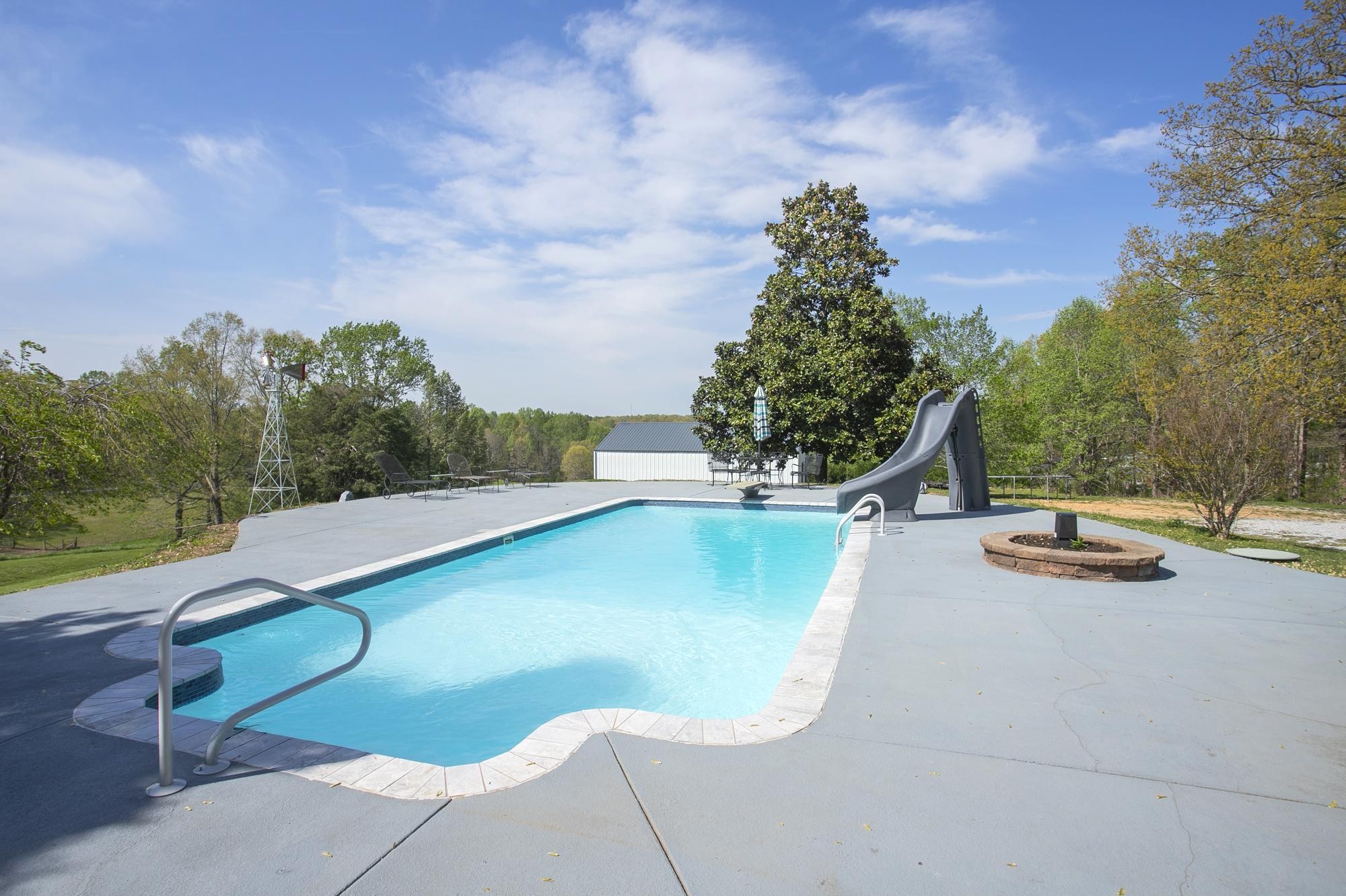 1043 Shelton Road Charlotte TN 37036