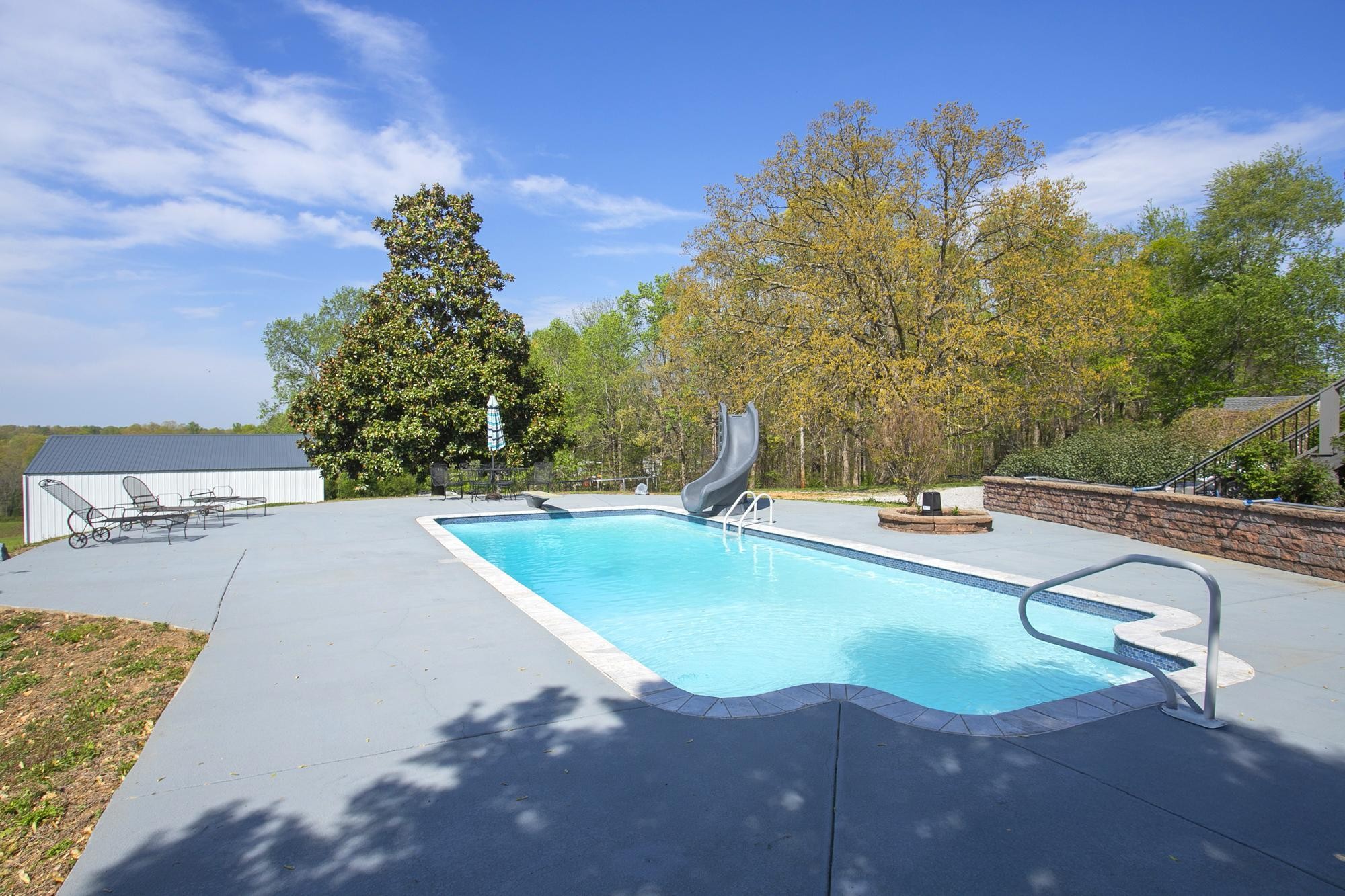 1043 Shelton Road Charlotte TN 37036