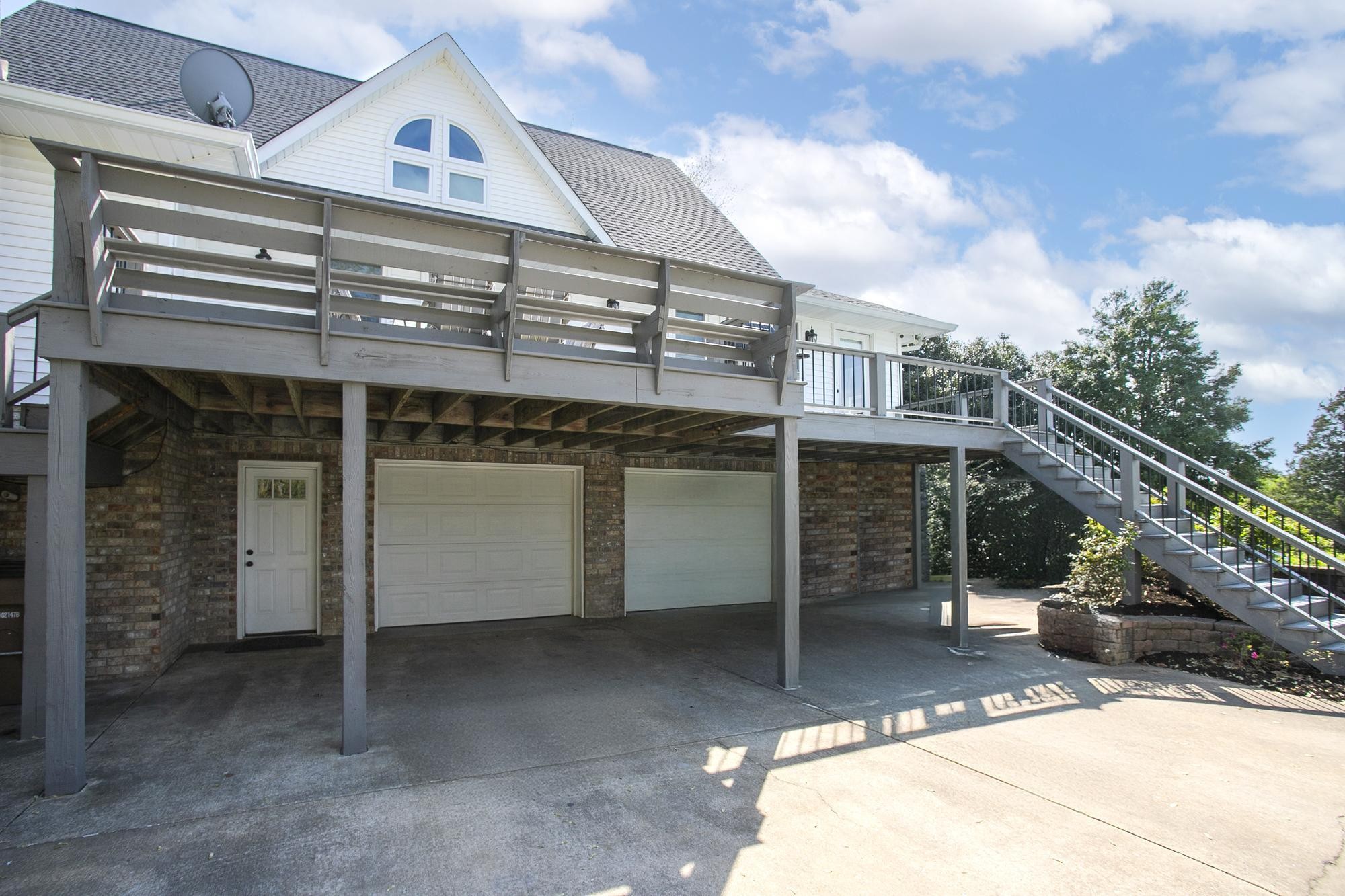 1043 Shelton Road Charlotte TN 37036