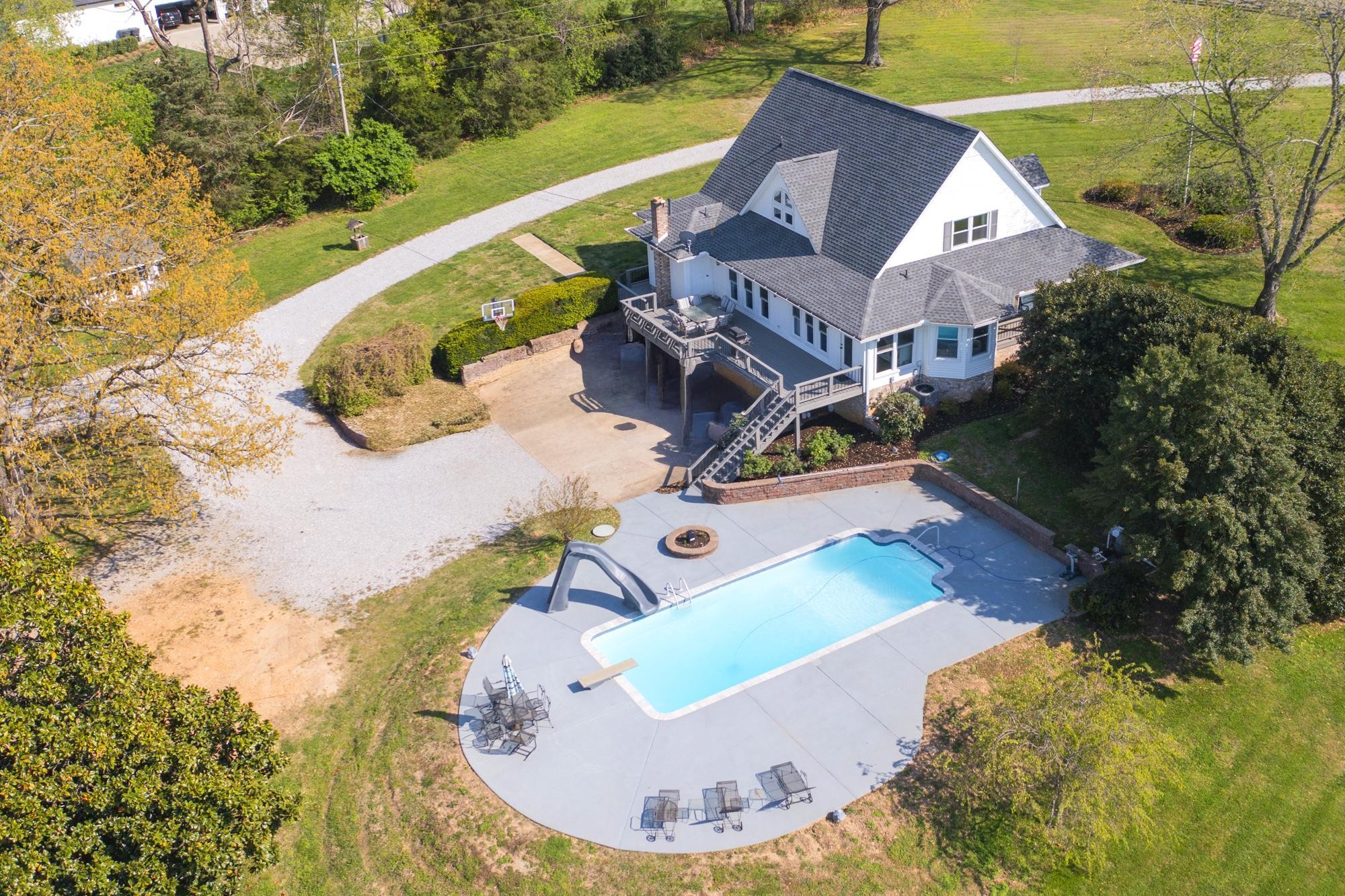 1043 Shelton Road Charlotte TN 37036