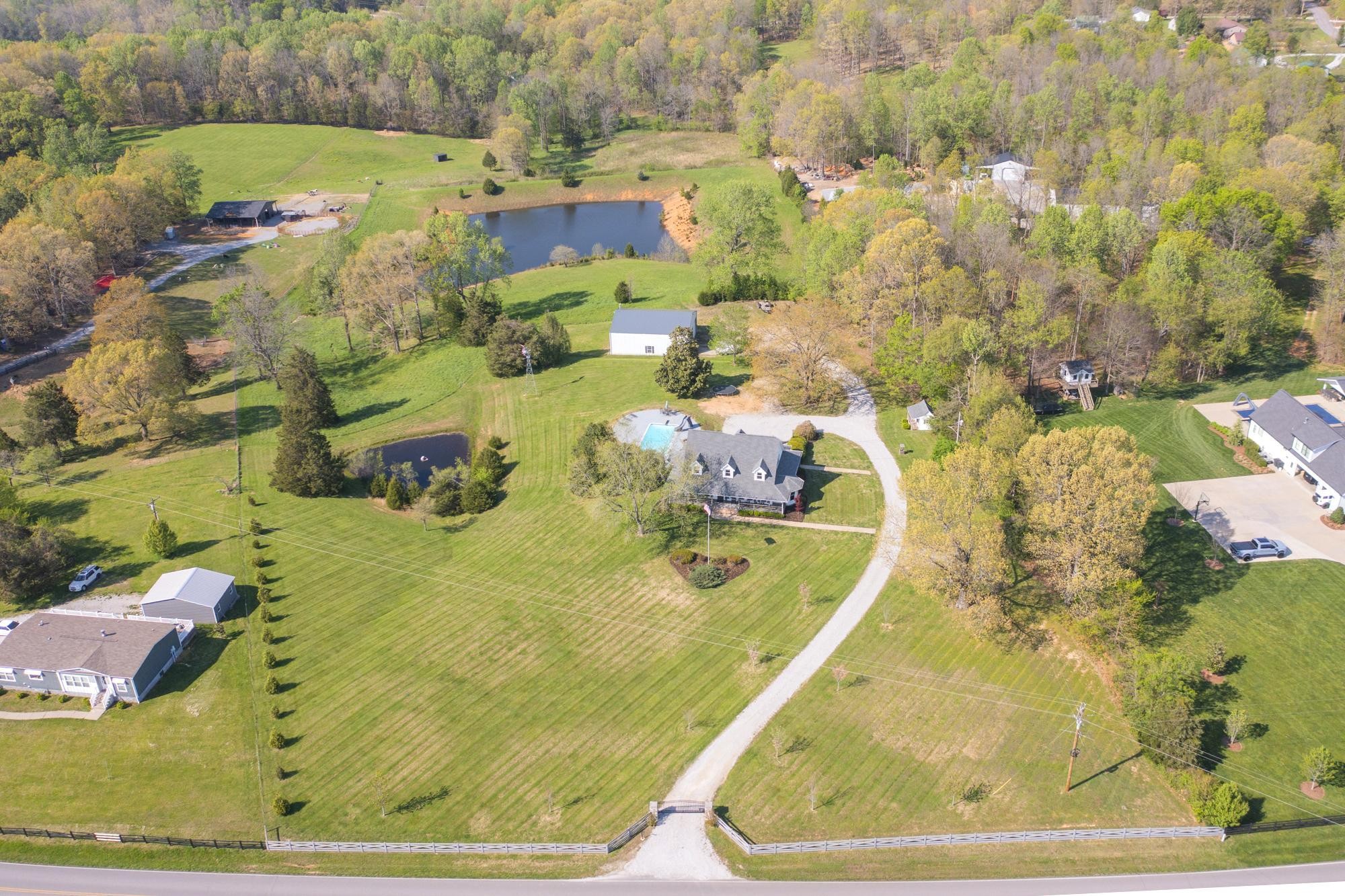 1043 Shelton Road Charlotte TN 37036