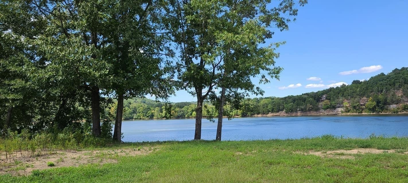 5 River Front Drive Clifton TN 38425