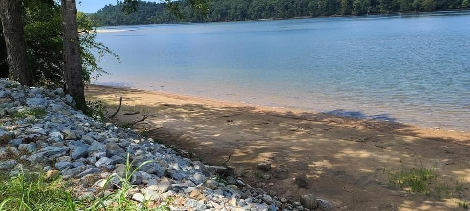 5 River Front Drive Clifton TN 38425