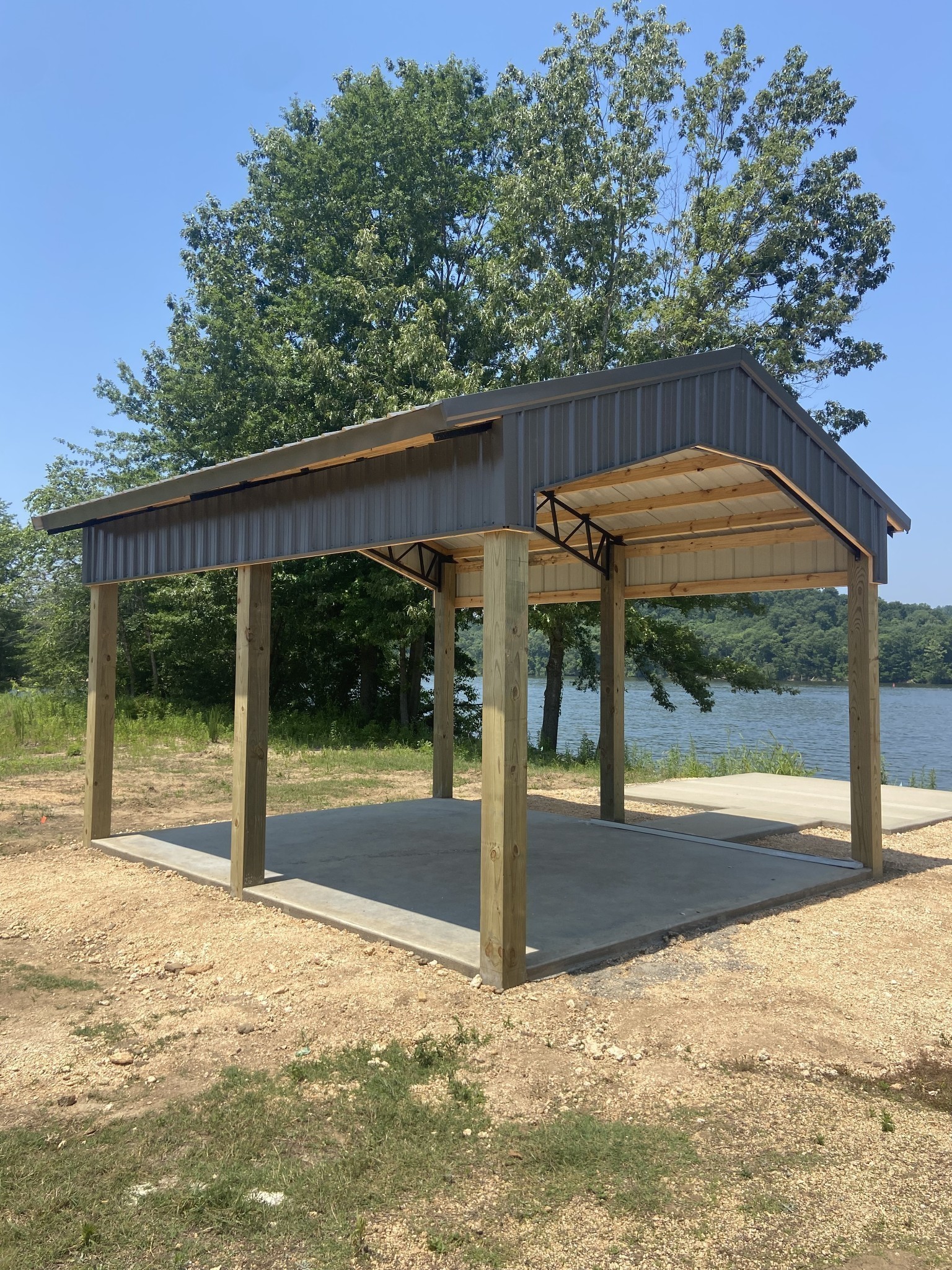 5 River Front Drive Clifton TN 38425