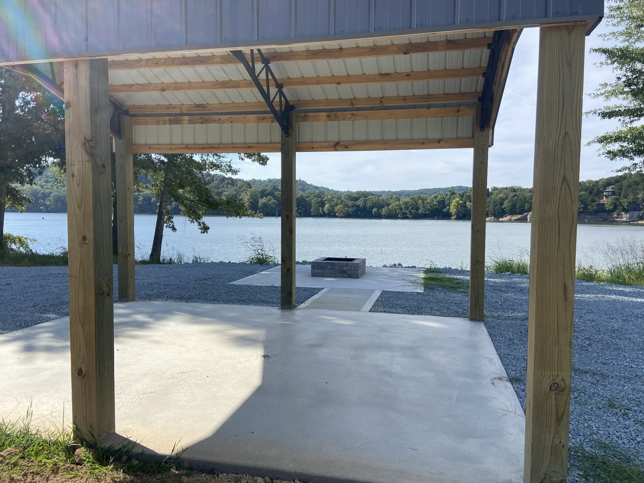 5 River Front Drive Clifton TN 38425