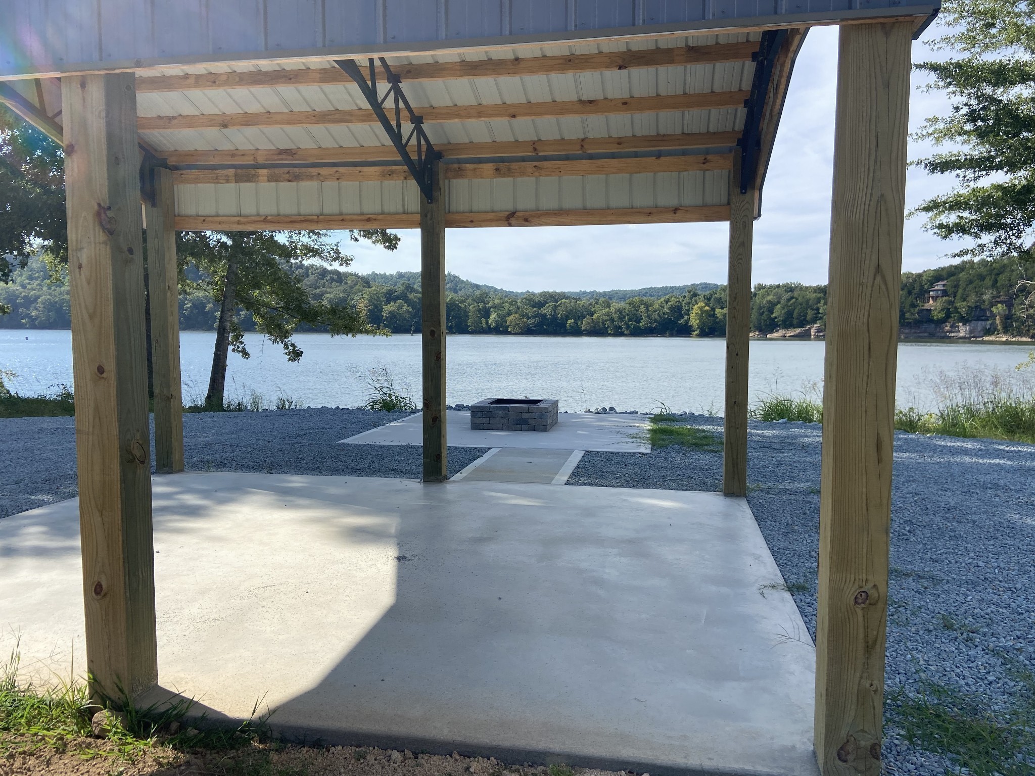5 River Front Drive Clifton TN 38425