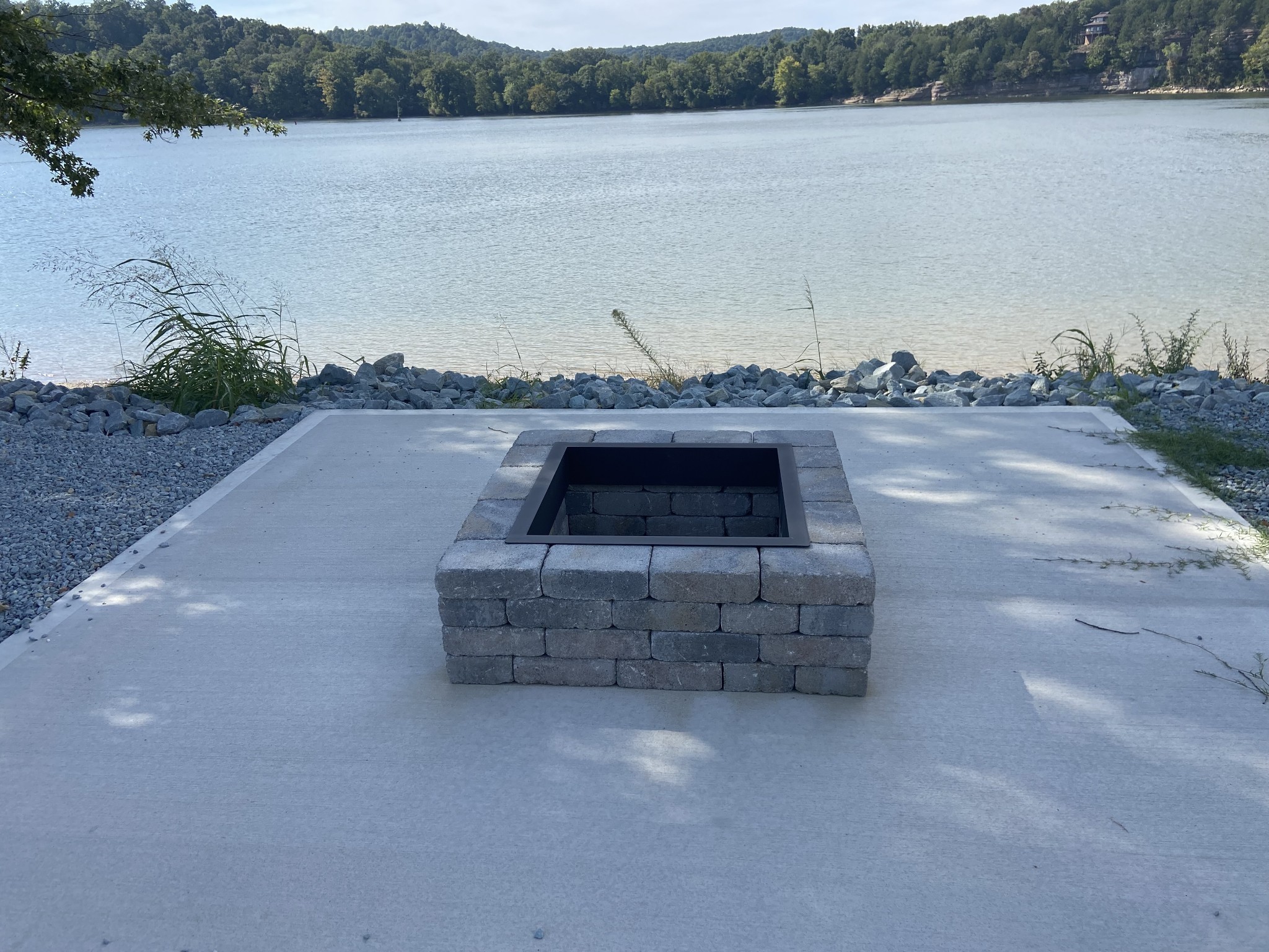 5 River Front Drive Clifton TN 38425