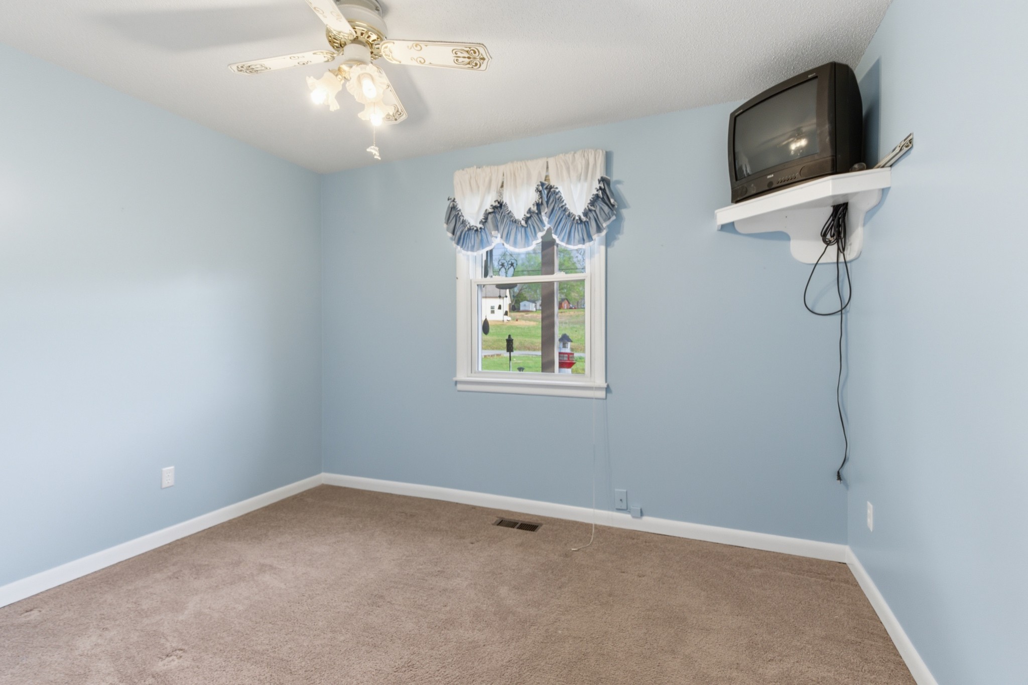 1923 Blue Bird Drive Pleasant View TN 37146