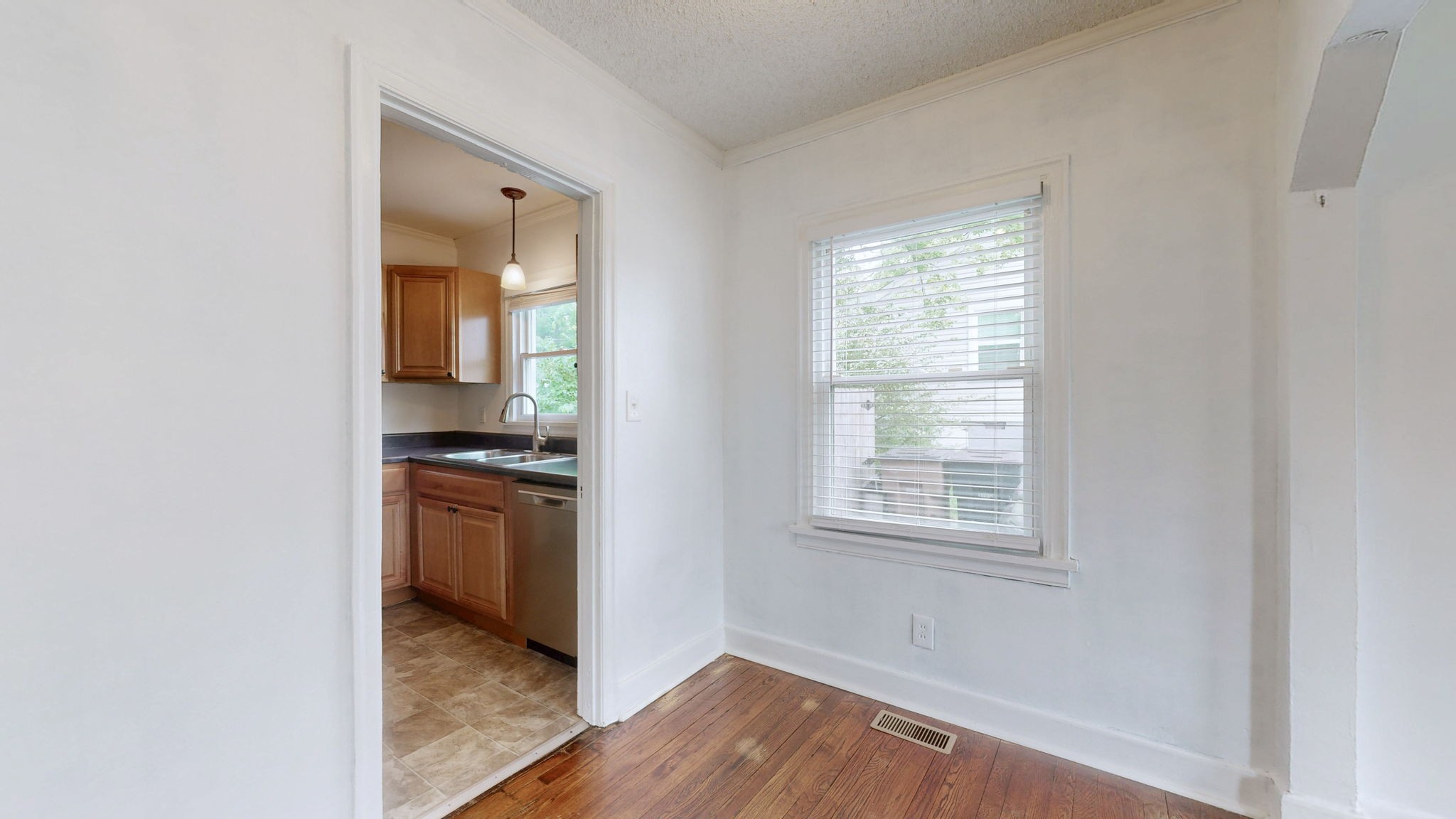 2011 Oakwood Avenue Nashville TN 37207