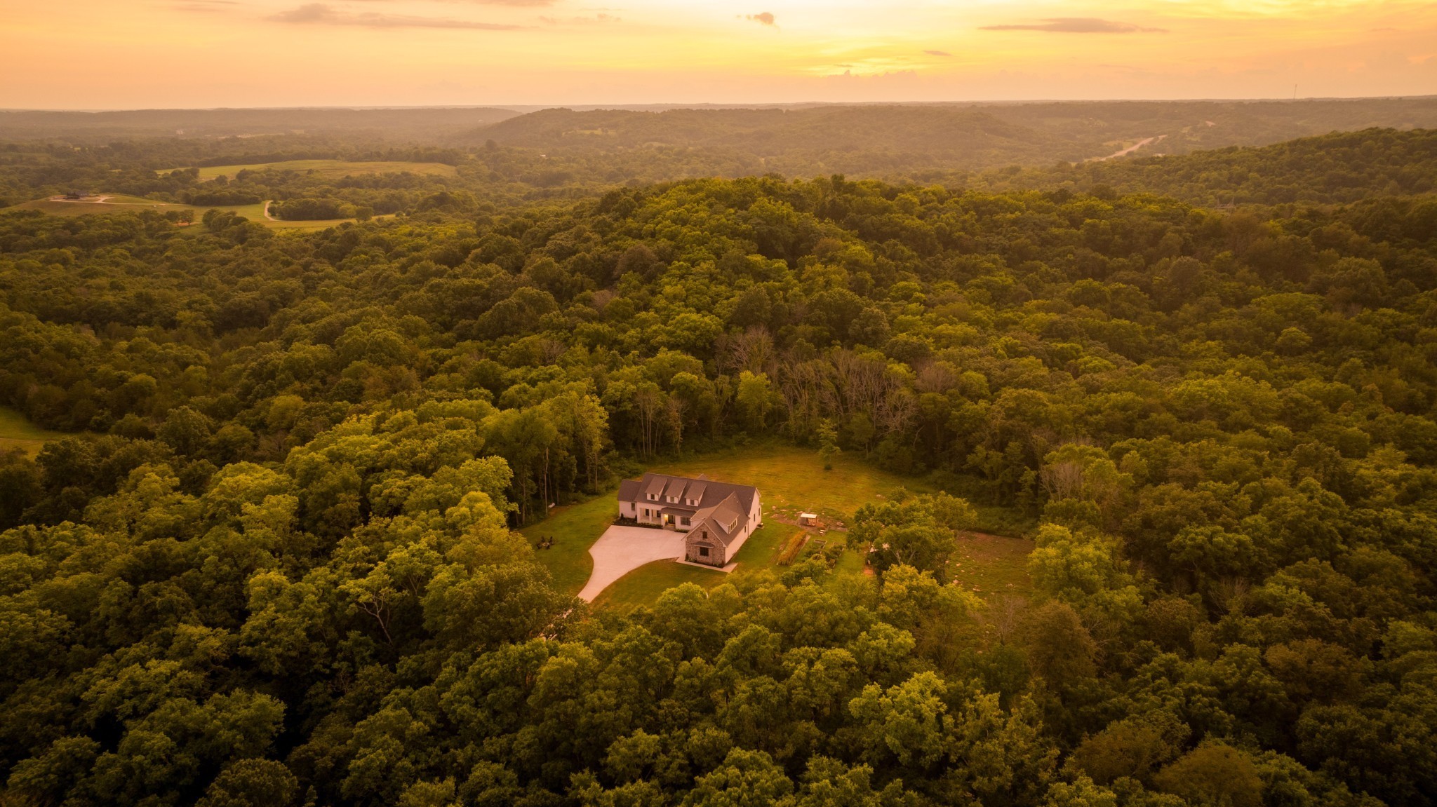 1489 Old Tva Road Columbia TN 38401