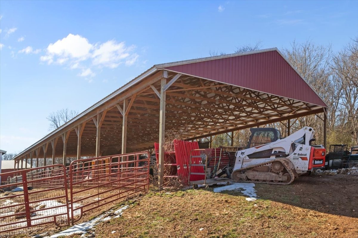 1429 Hunley Branch Road Charlotte TN 37036