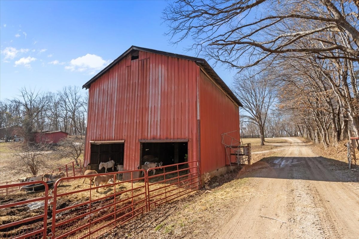 1429 Hunley Branch Road Charlotte TN 37036