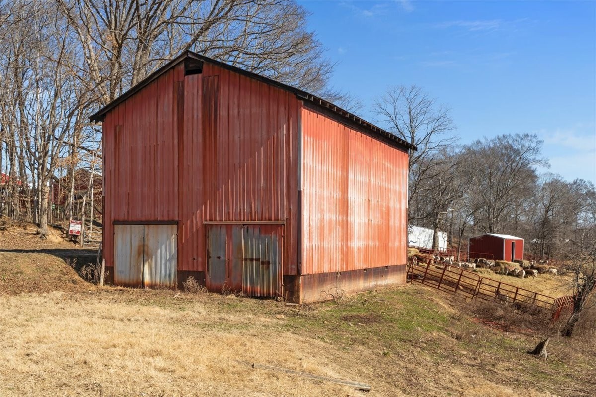 1429 Hunley Branch Road Charlotte TN 37036