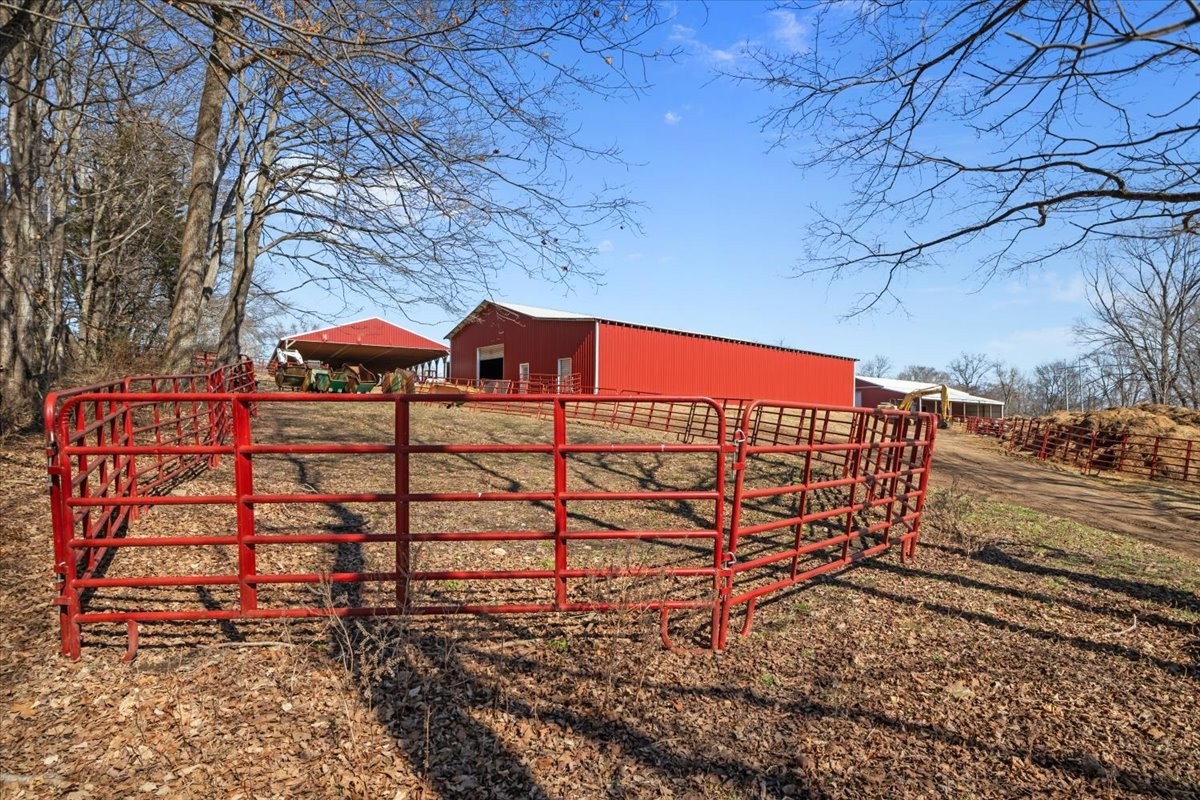 1429 Hunley Branch Road Charlotte TN 37036