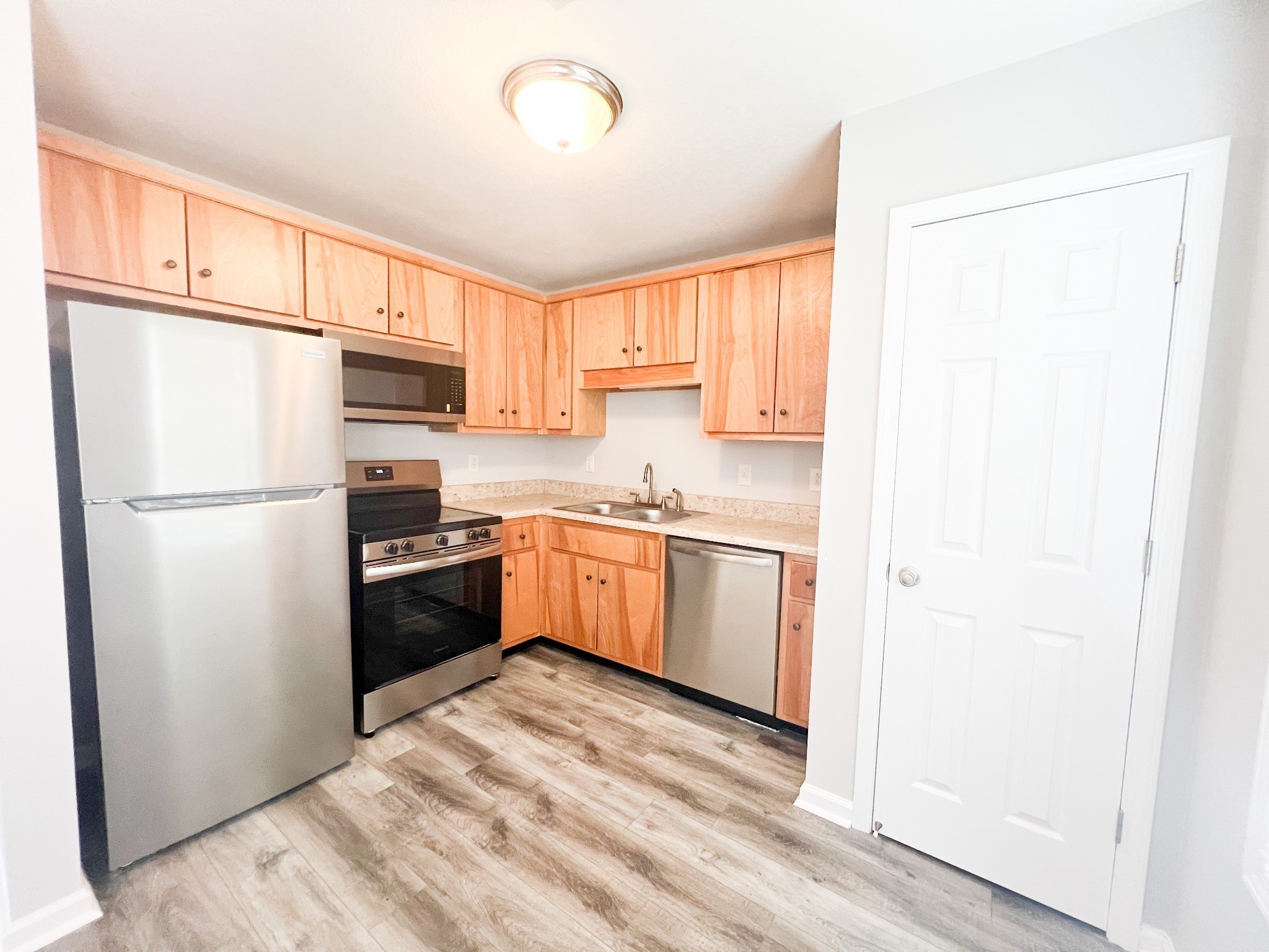 1042 W Creek Coyote Trail Clarksville TN 37042