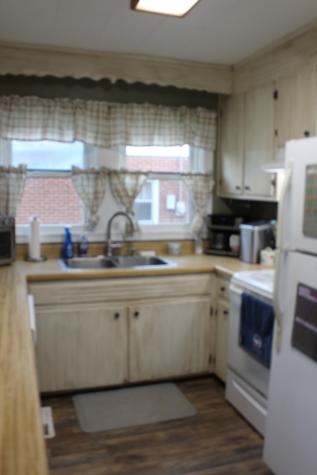 102 Oak Avenue Centerville TN 37033