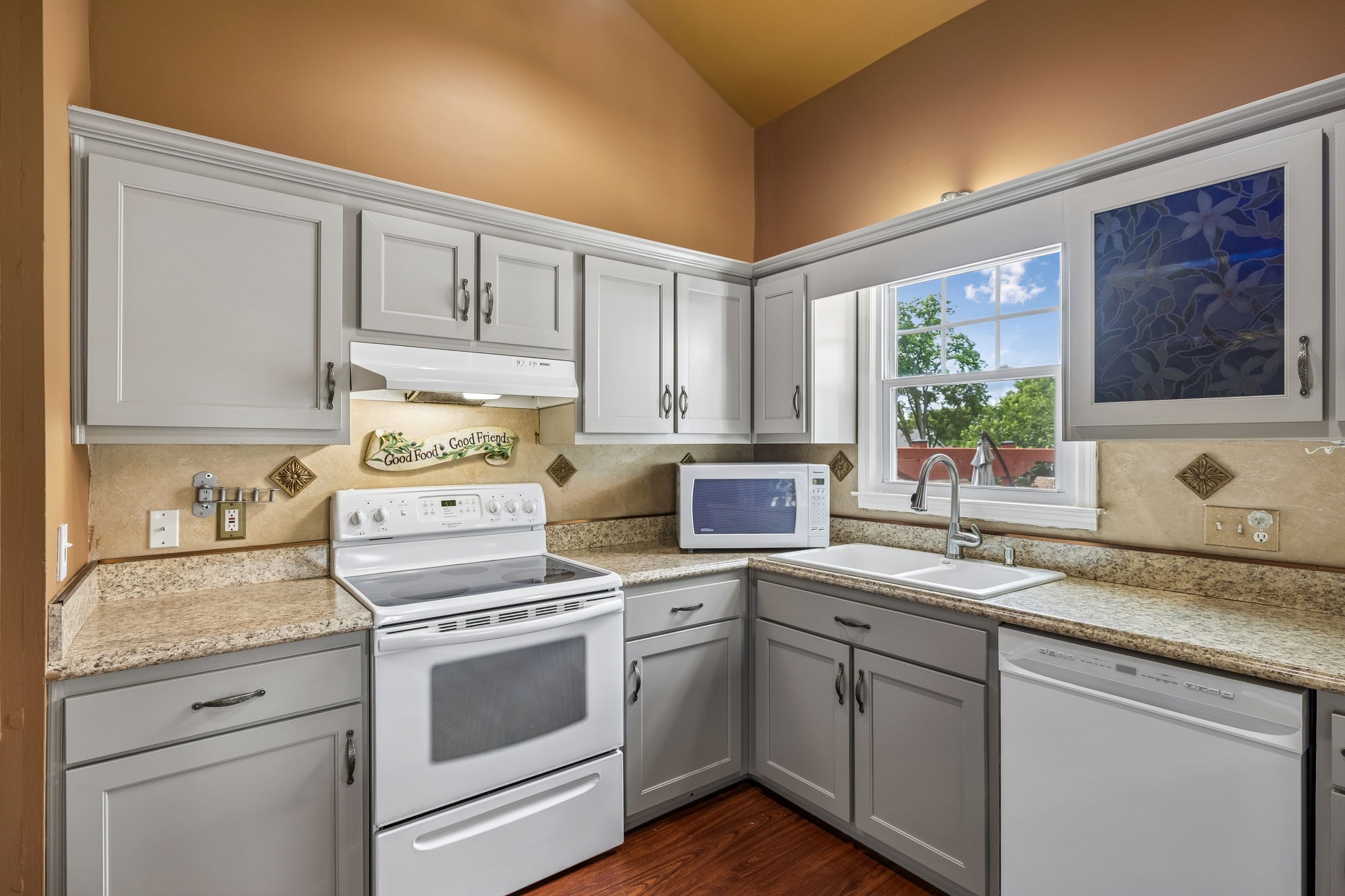 1105 Blythe Ct, E Nashville TN 37221