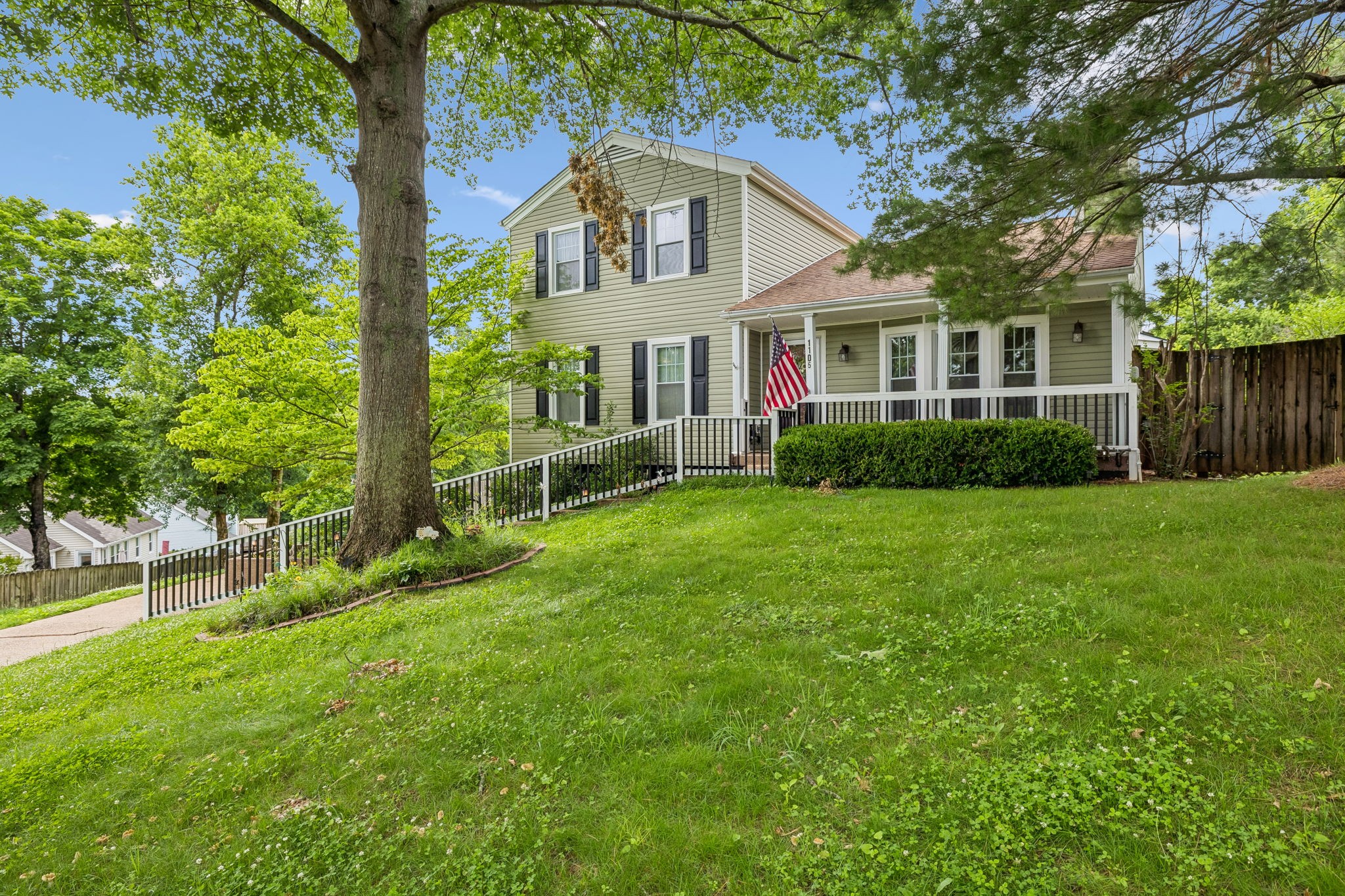 1105 Blythe Ct, E Nashville TN 37221