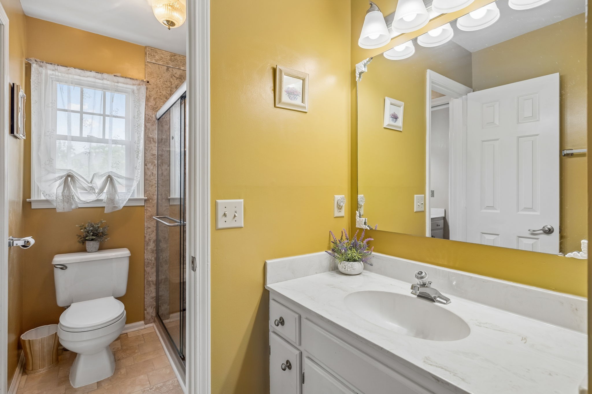1105 Blythe Ct, E Nashville TN 37221