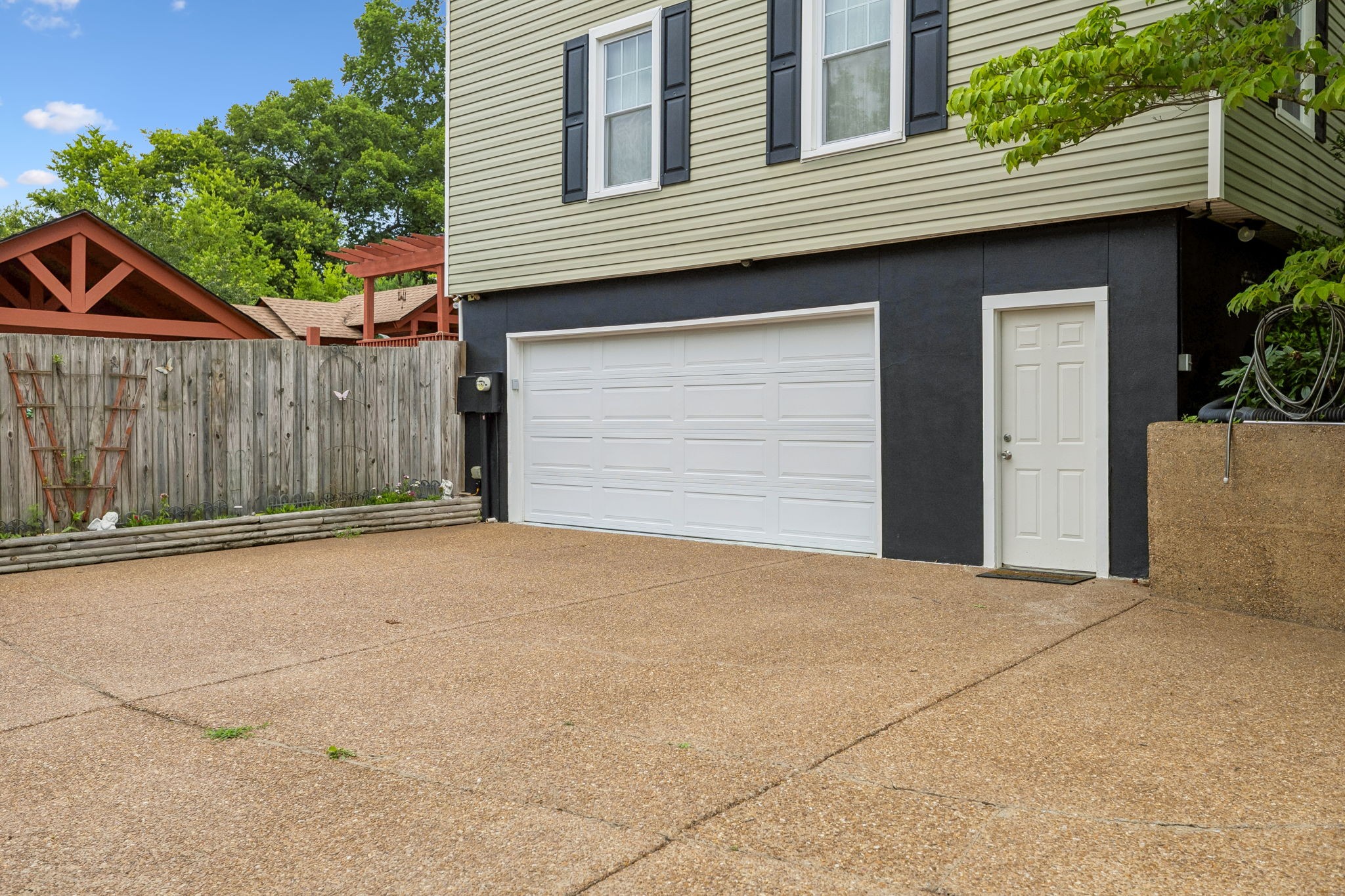 1105 Blythe Ct, E Nashville TN 37221
