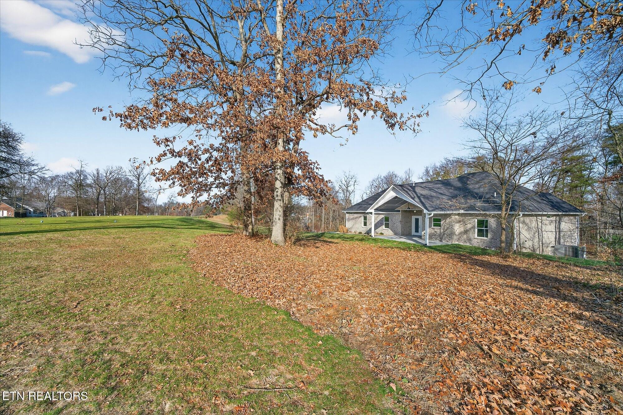 941 E Deer Creek Drive Crossville TN 38571