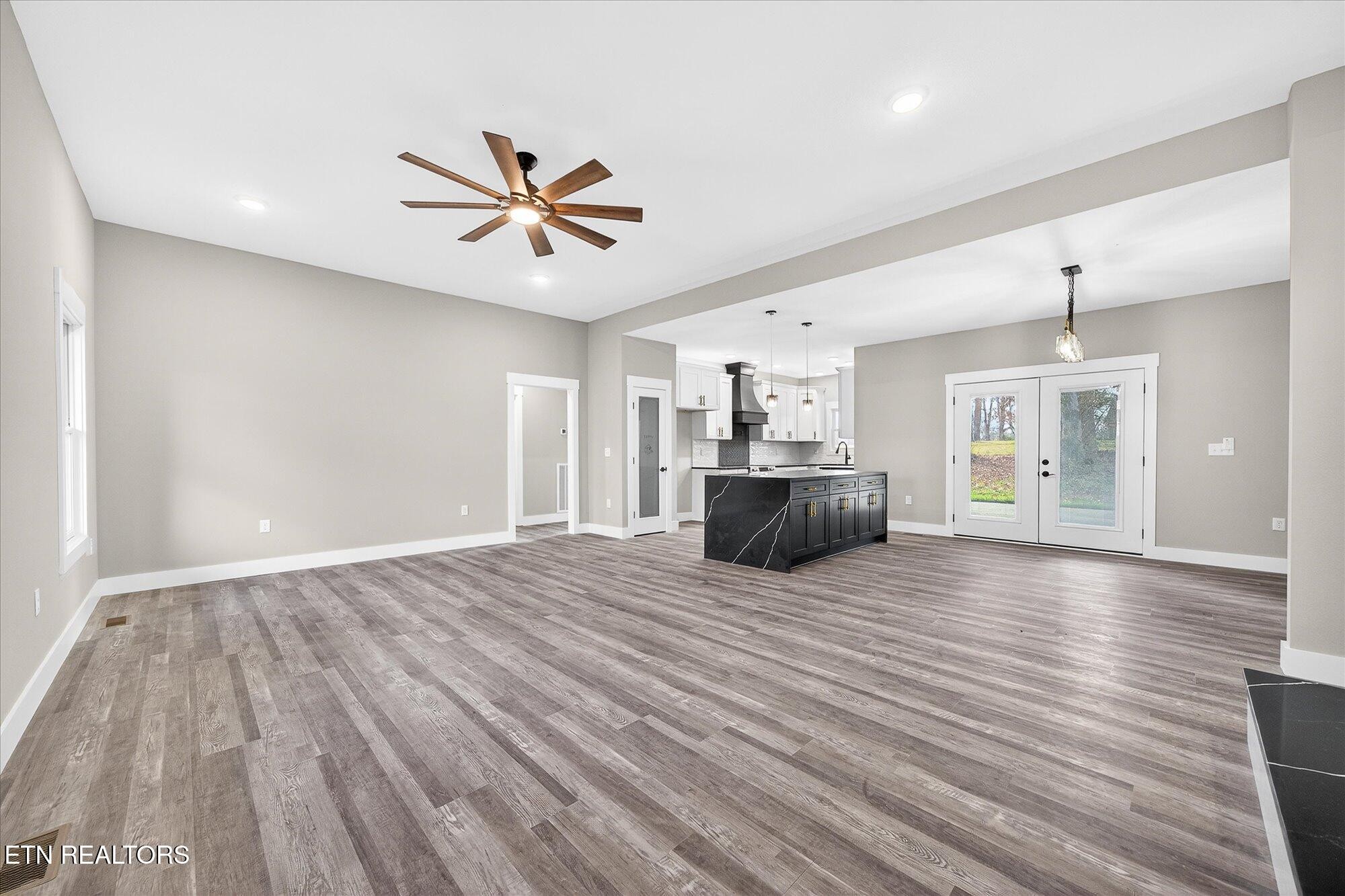 941 E Deer Creek Drive Crossville TN 38571