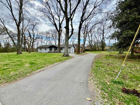 130 Colonial Drive Hendersonville TN 37075