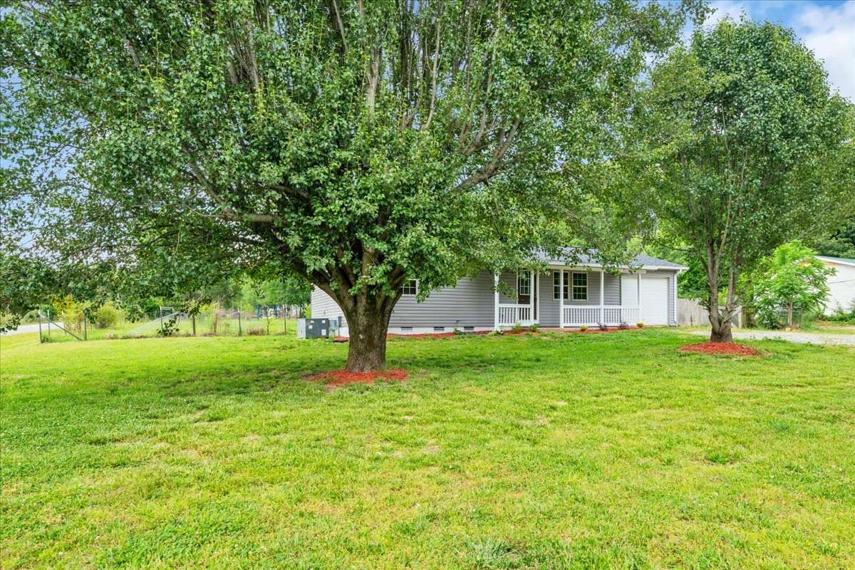 72 W 1st Street Hillsboro TN 37342