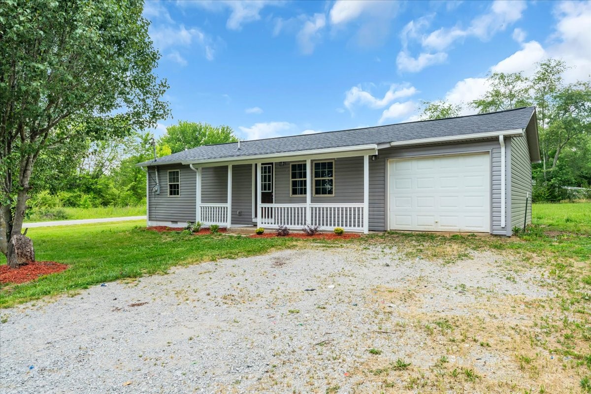 72 W 1st Street Hillsboro TN 37342