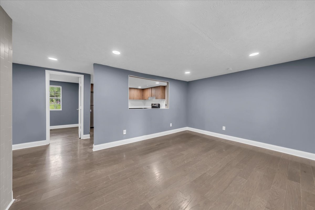 72 W 1st Street Hillsboro TN 37342