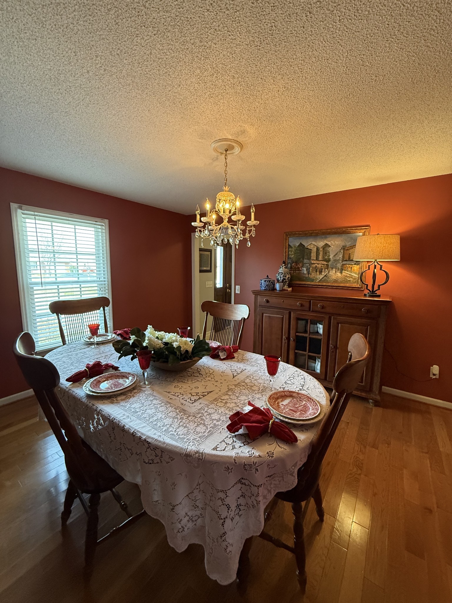 405 Robins St, E Lawrenceburg TN 38464