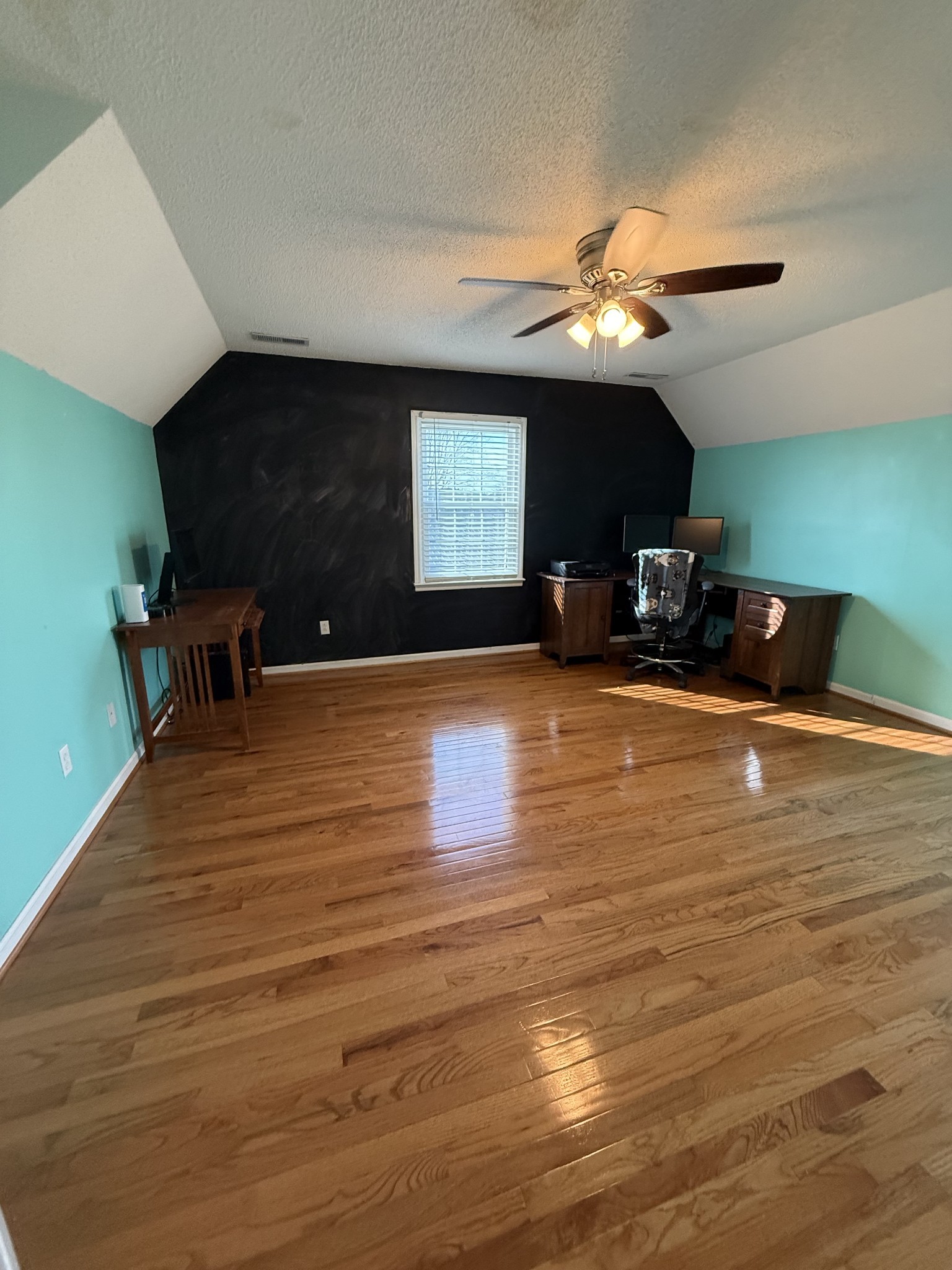 405 Robins St, E Lawrenceburg TN 38464